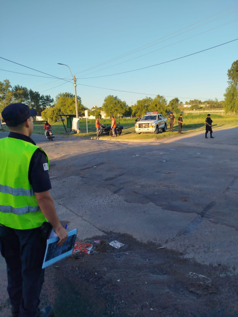 PERSONAL CONTROLANDO VEHICULOS PERSONAL CONTROLANDO VEHICULOS