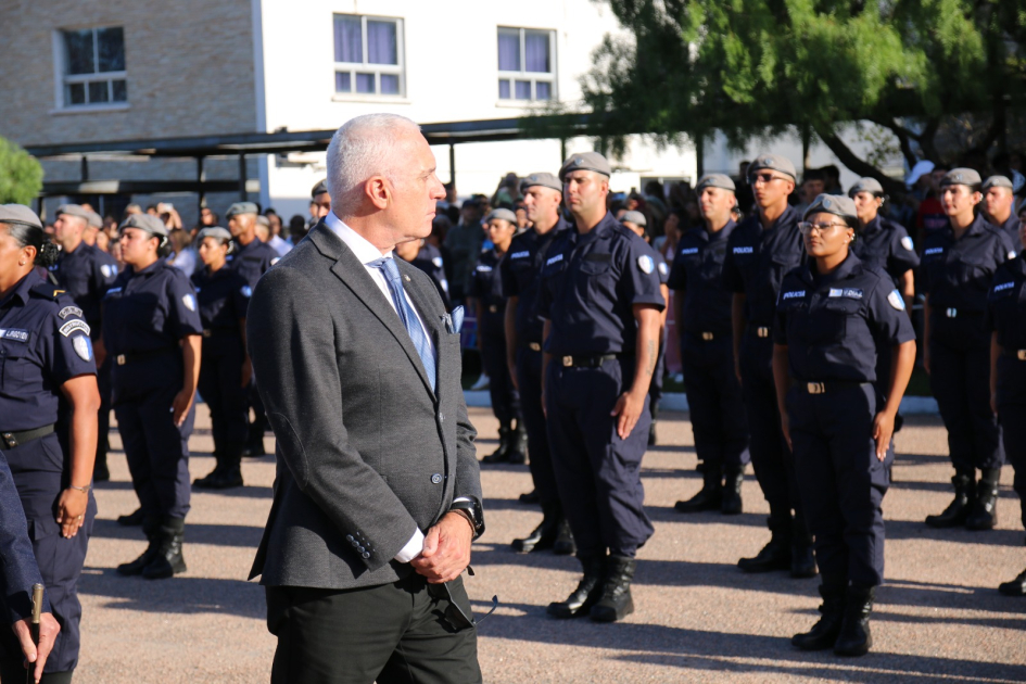 Promoción histórica: egresaron 300 agentes de la Escuela Nacional de Policía