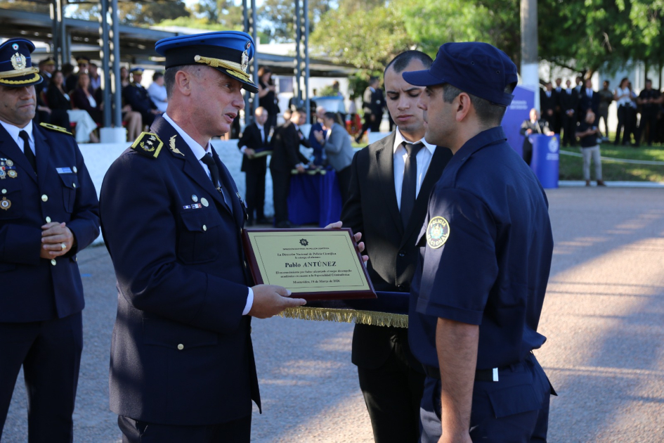 Promoción histórica: egresaron 300 agentes de la Escuela Nacional de Policía