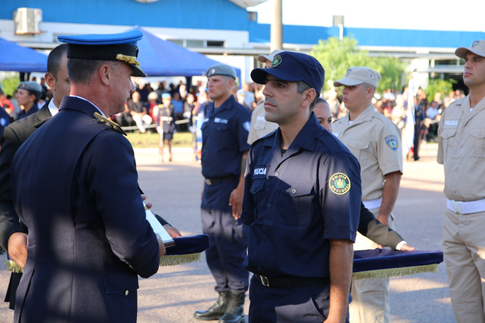 Promoción histórica: egresaron 300 agentes de la Escuela Nacional de Policía