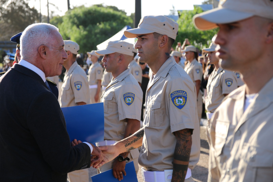Promoción histórica: egresaron 300 agentes de la Escuela Nacional de Policía