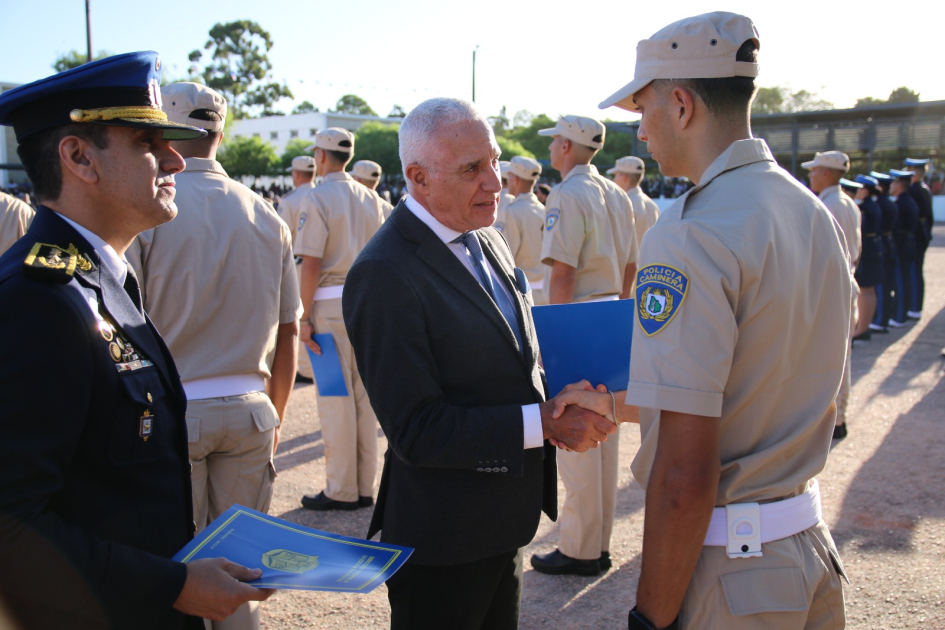 Promoción histórica: egresaron 300 agentes de la Escuela Nacional de Policía