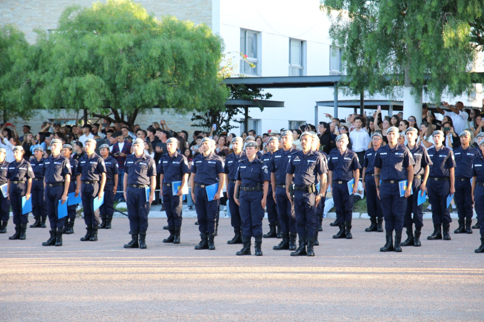 Promoción histórica: egresaron 300 agentes de la Escuela Nacional de Policía