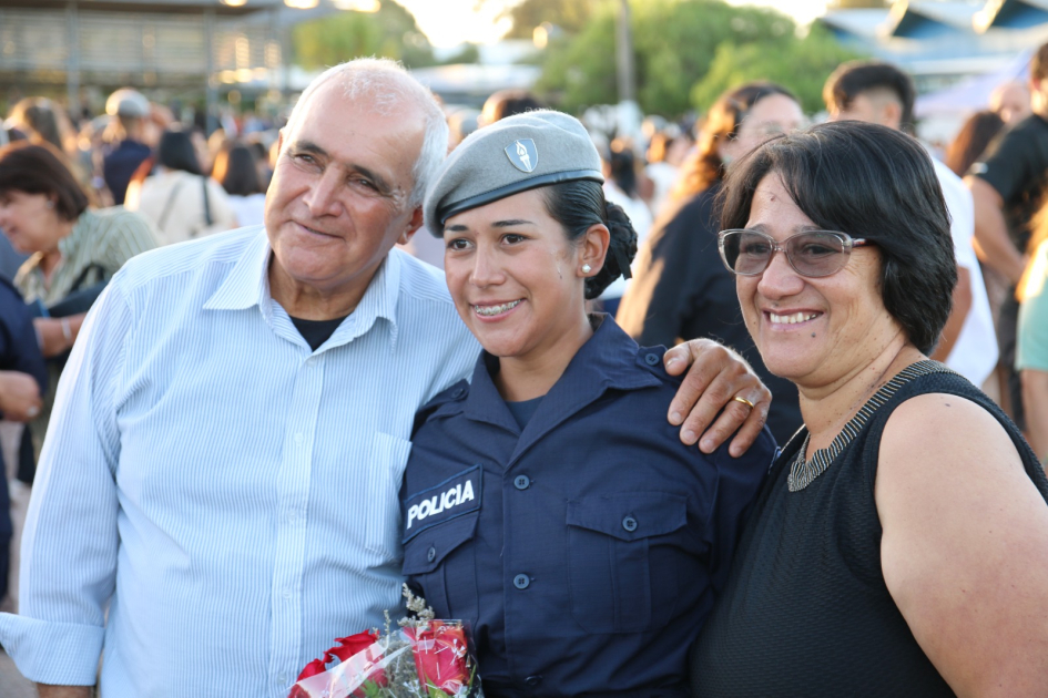 Promoción histórica: egresaron 300 agentes de la Escuela Nacional de Policía
