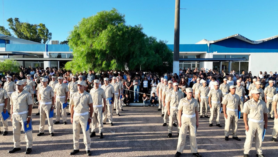 Promoción histórica: egresaron 300 agentes de la Escuela Nacional de Policía