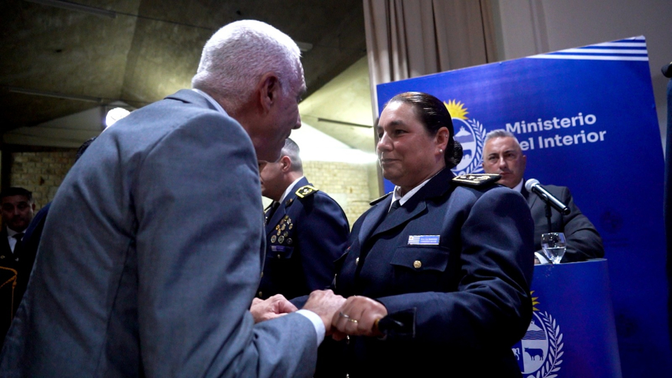 Se realizó la ceremonia de entrega de fustas y bastones, símbolos de mando de la Policía Nacional Se realizó la ceremonia de entrega de fustas y bastones, símbolos de mando de la Policía Nacional