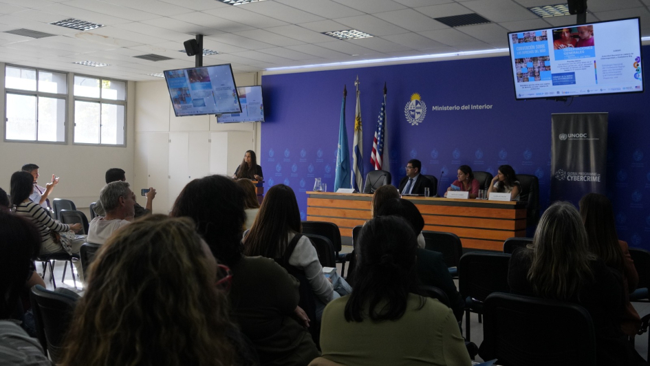 Primera capacitación a equipos docentes sobre guías de prevención del ciberdelito Primera capacitación a equipos docentes sobre guías de prevención del ciberdelito