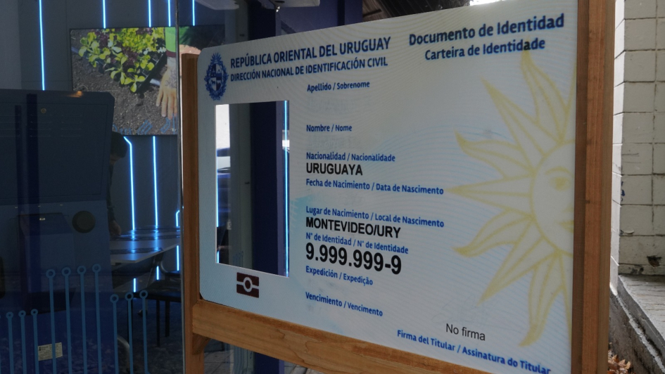 Gigantografia de Cedula de Identidad, Stand Criolla 2026 Gigantografia de Cedula de Identidad, Stand Criolla 2026