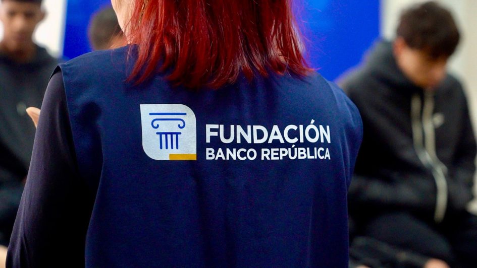 Capacitaciones en educación financiera para jóvenes integrantes de Pelota al Medio a la Esperanza 