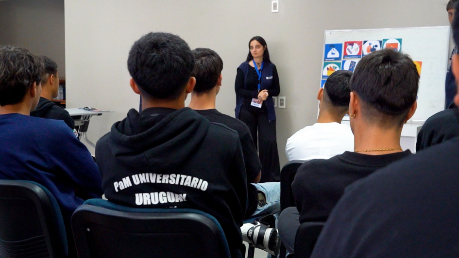 Capacitaciones en educación financiera para jóvenes integrantes de Pelota al Medio a la Esperanza 