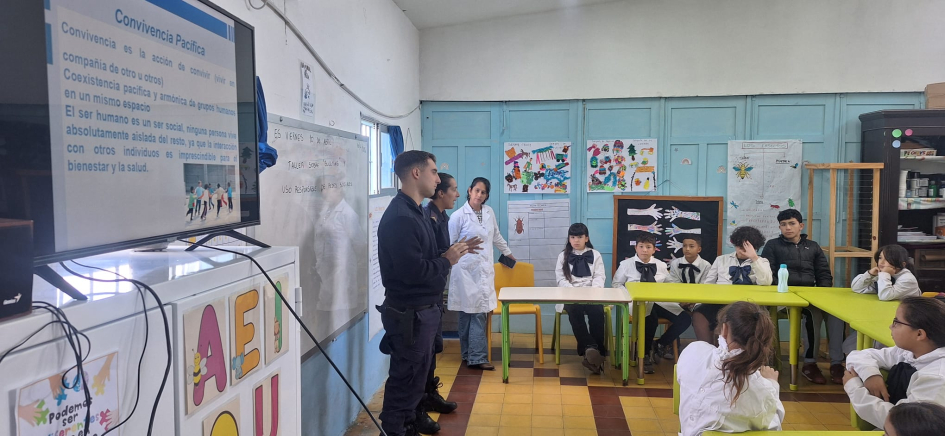 Niños en el taller Niños en el taller