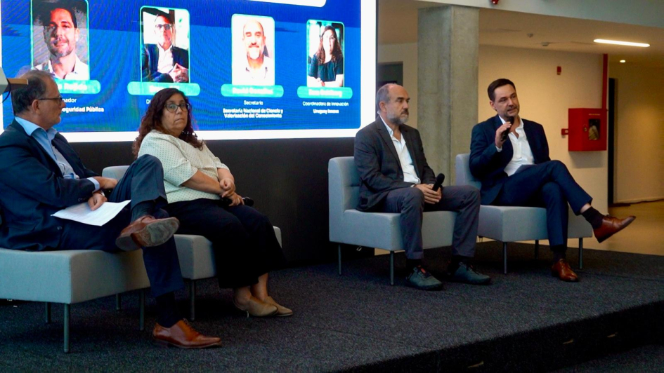 Emiliano Rojido, Bruno Gili, David González y Sara Goldberg. Emiliano Rojido,, Bruno Gili, David González y Sara Goldberg.