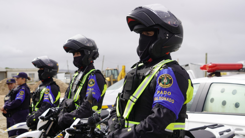 Personal Policial en inaguración subcomisaria San Rafael 