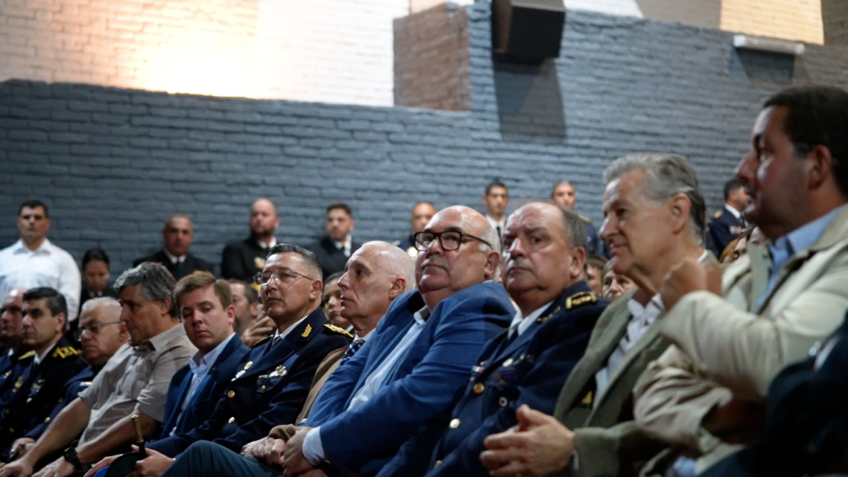 Autoridades en engreso de 48 nuevos agentes en Maldonado