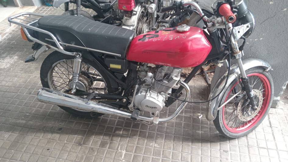 Apoyo de Aviación Policial permite la detención de dos hombres y la recuperación de dos motos