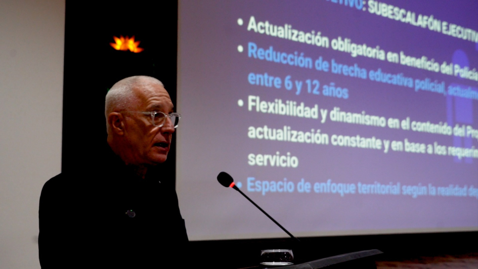 Ministro del Interior Dr. Carlos Negro en Puesta en marcha del nuevo Plan de Estudios 