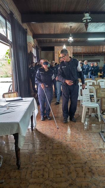 Policías en la actividad 