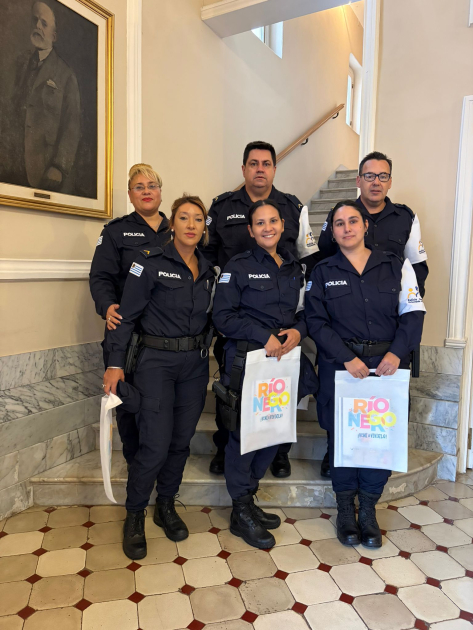 Policías en el encuentro 