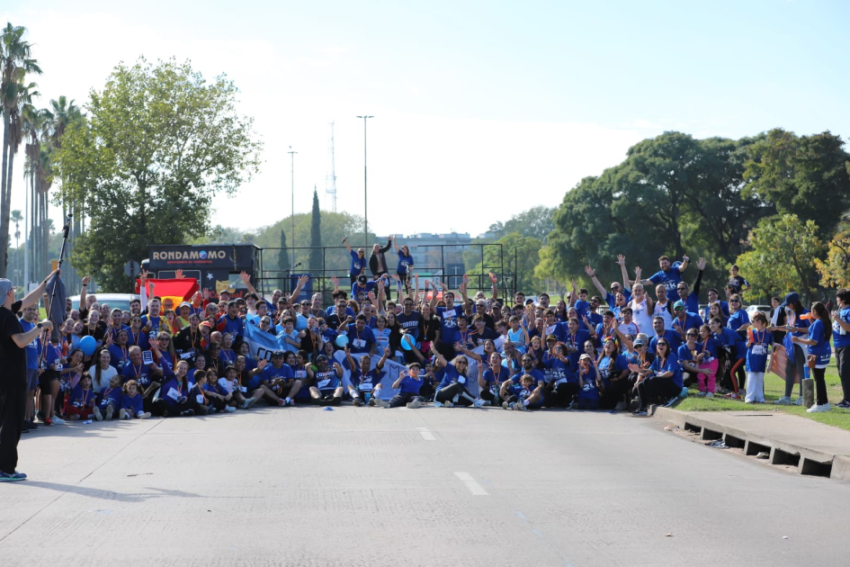 Participantes, equipo de coordinador de la actividad en foto grupal