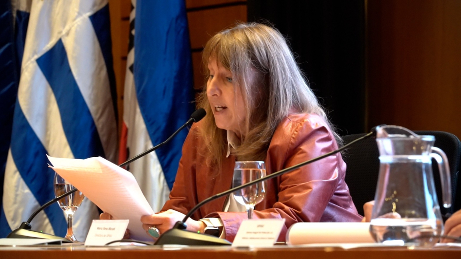 Mujer hablando