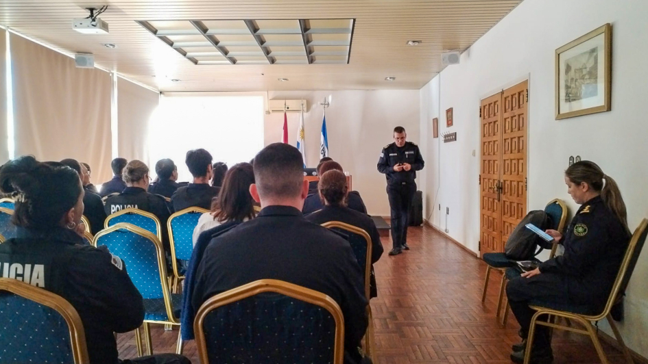 Taller sobre respuesta policial en violencia de género y violencia vicaria se realizó en San José