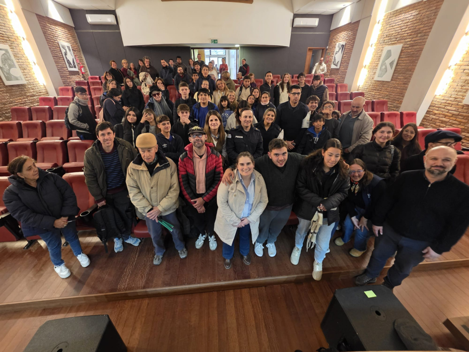 Foto grupal de los participantes 