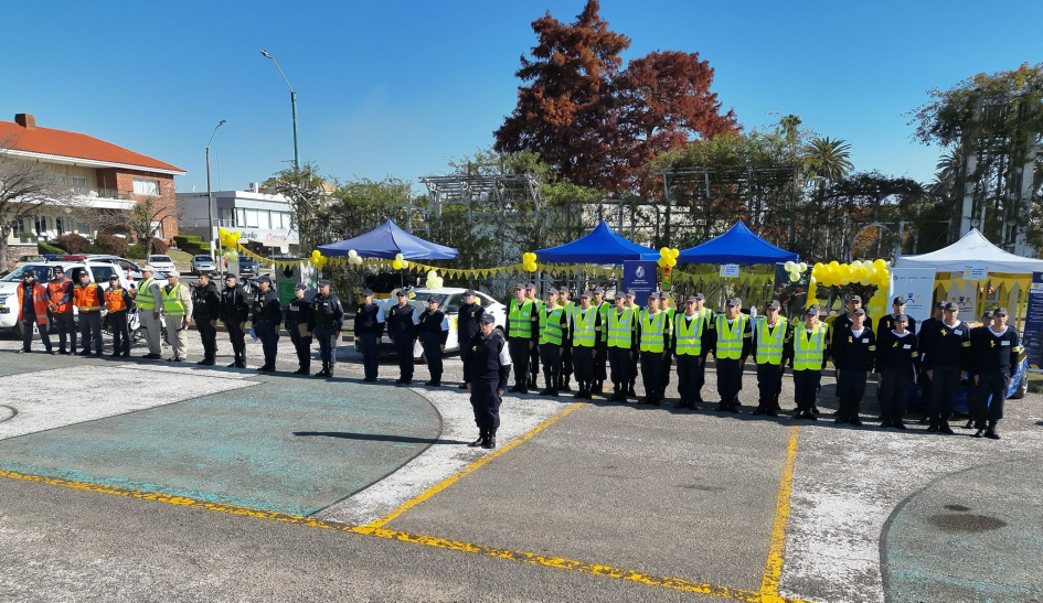Foto grupal de funcionarios 
