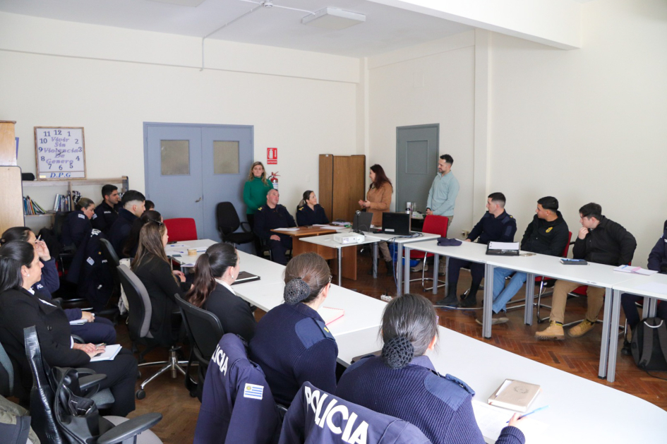Imagen de la jornada de capacitación Imagen mostrando a los alumnos en la jornada de capacitación
