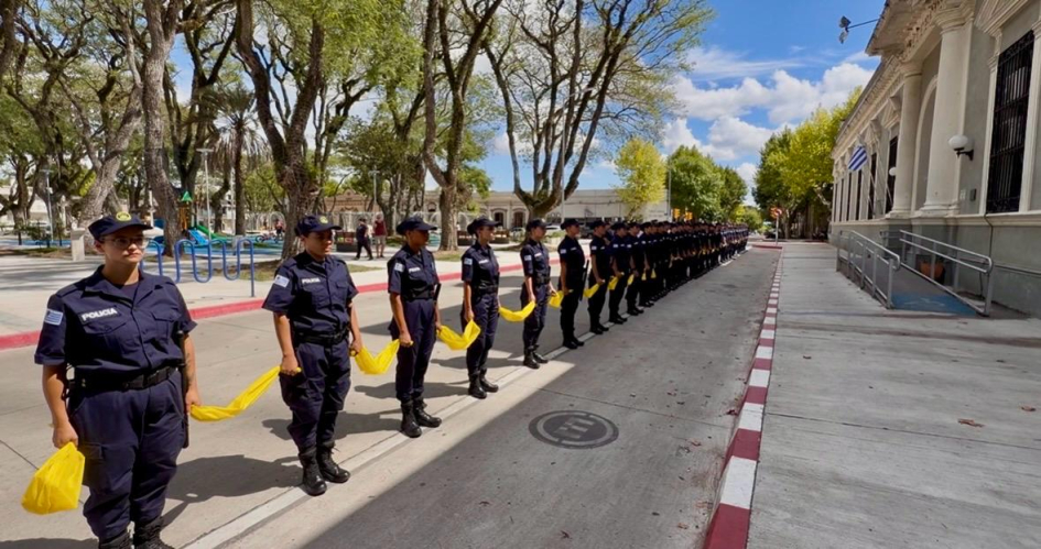 Jefatura de Poicía de Treinta y Tres Abrazo simbolico de la familia policial
