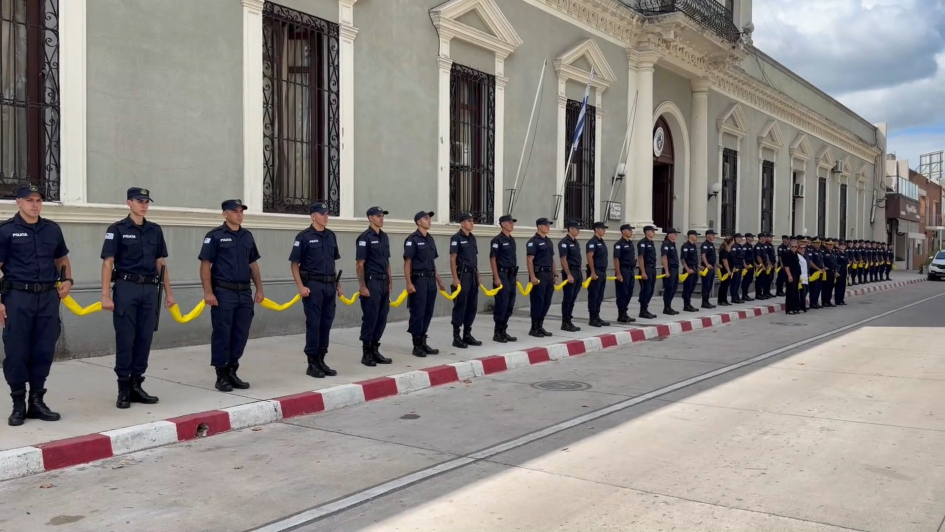 Jefatura de Poicía de Treinta y Tres Abrazo simbolico de la familia policial