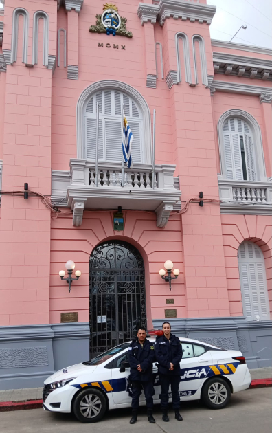 Policias asistieron un parto a bordo de un móvil policial