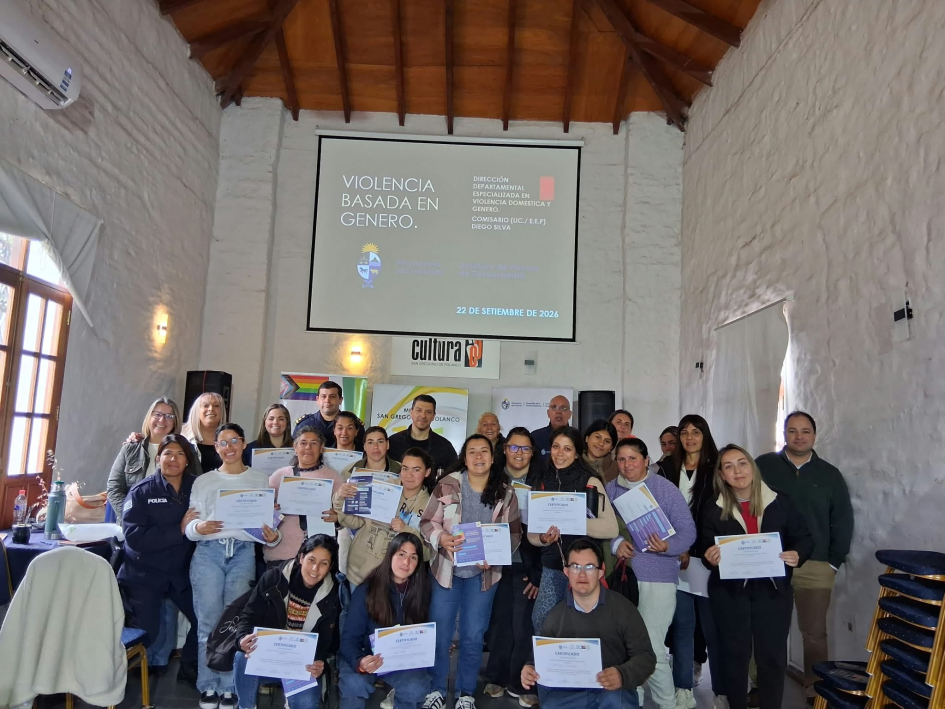 Foto grupal de los participantes 