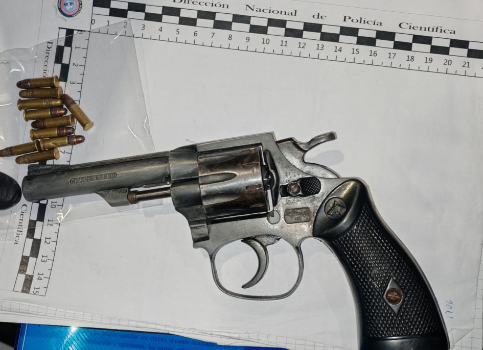 Incautación de la Regional Norte Revolver calibre 22 con 10 municiones