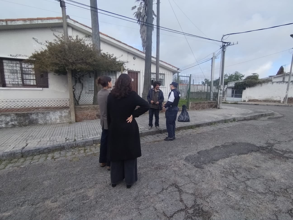 La Policía Comunitaria recorre centros educativos y espacios del Cerro Toma panorámica del barrio