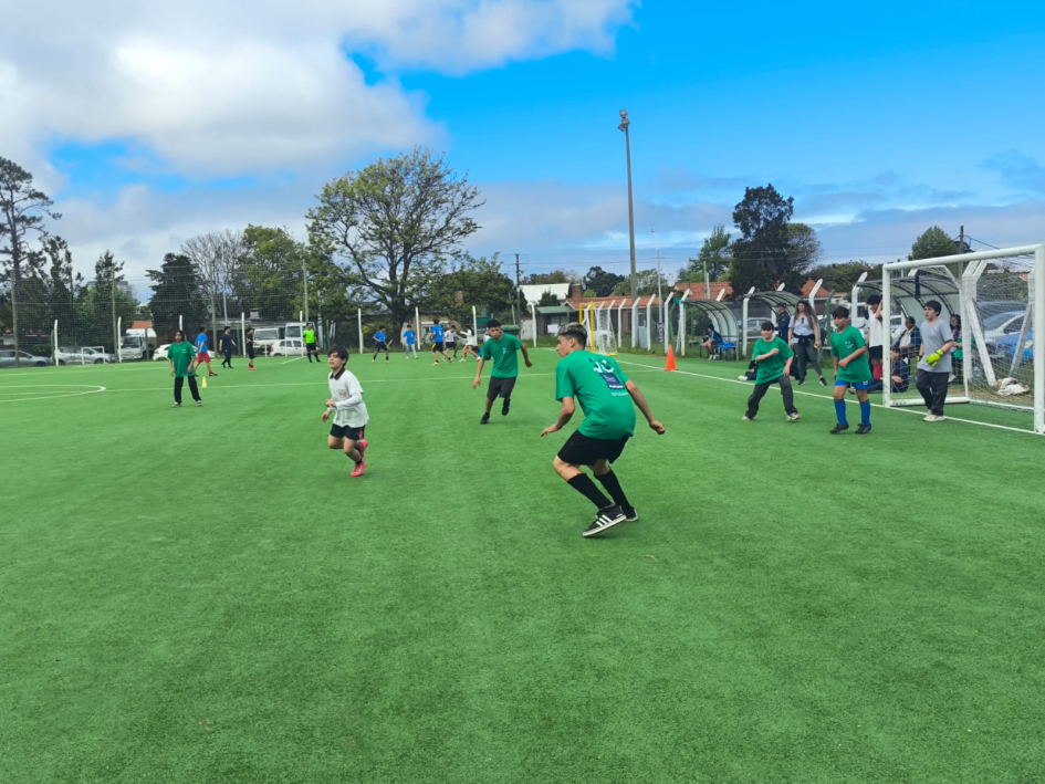 Jornada de futbol "Pelota al medio"