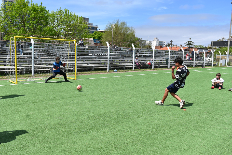 Jornada de futbol "Pelota al medio"