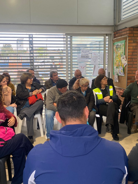 La Policía participa en encuentro vecinal por Más Barrio en Cerro Norte Vecinos de Cerro Norte reunidos con autoridades