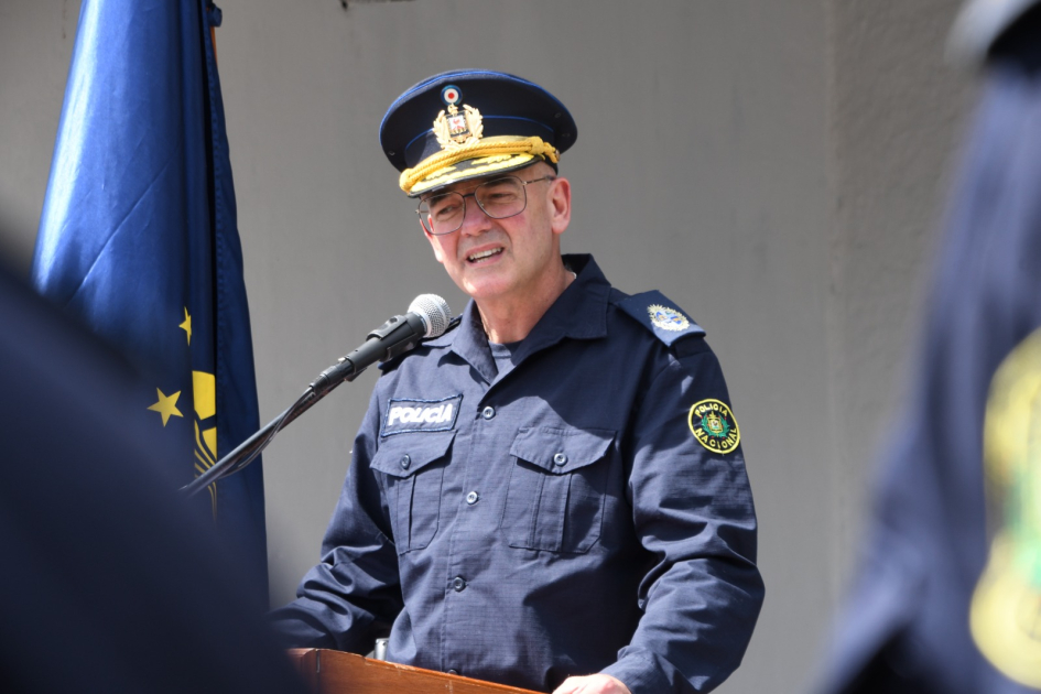 Palabras durante el acto inaugural Director de Brigada Rural brinda su discurso durante la inauguración de la nueva base operativa.