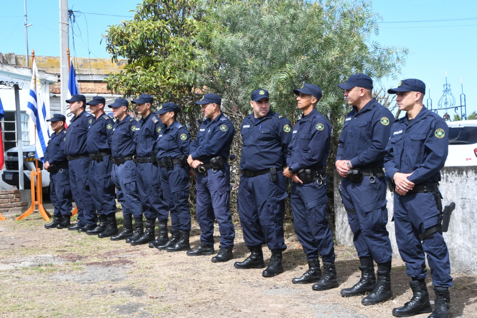 Personal de la Brigada Departamental de Seguridad Rural Funcionarios de Seguridad Rural formados durante el acto de inauguración de su nueva base.