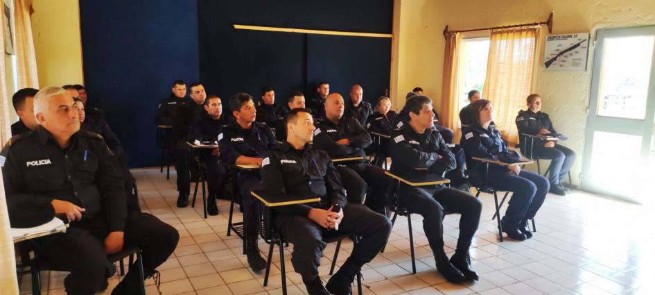 policias en clases de capacitación policias en clases de capacitación