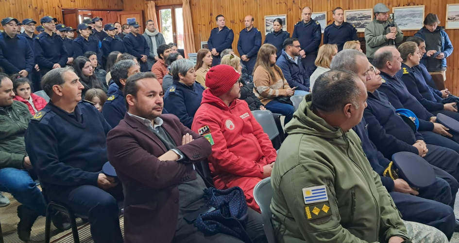 acto de reconocimiento funcionarios de Zona Operacional I policías y público en general en acto de reconocimiento