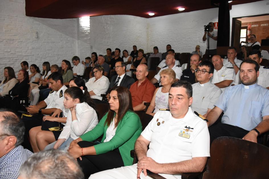 Acto de 194 Aniversario de la Policia Nacional Público en el acto