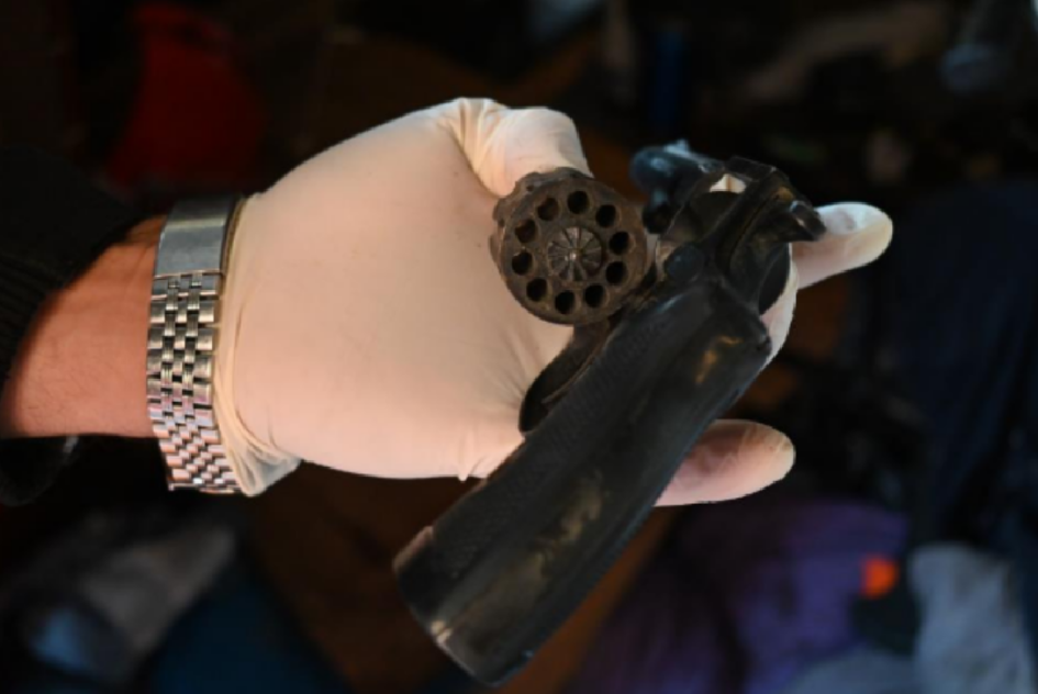 Operación Anonymous arma incautada arma incautada