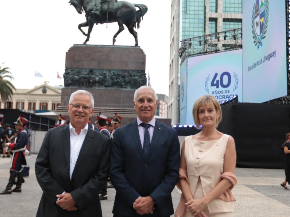 Ministro Carlos Negro, subsecretaria Gabriela Valverde y director general Gerardo Siri