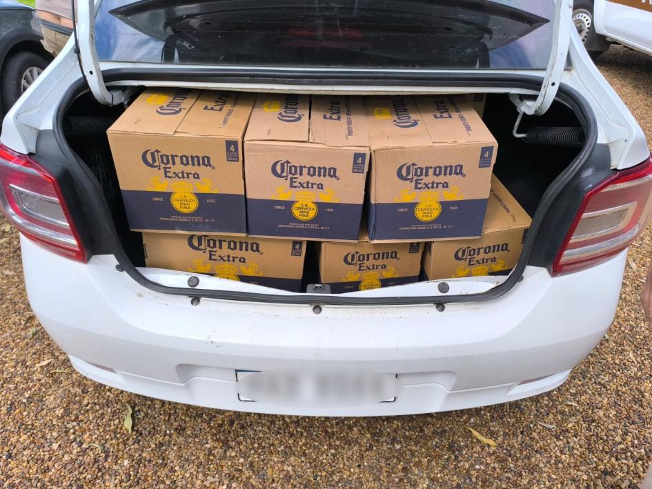 Cajas con botellas Cajas con botellas