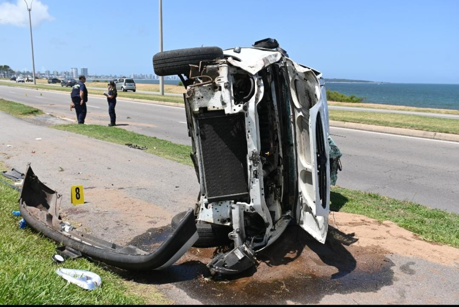 Autoomovil volcado siniestro fatal