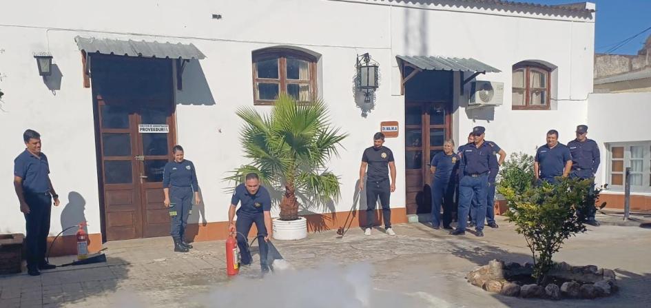 Instancias de Capacitacion sobre el correscto uso de extintores. Instancias de Capacitacion sobre el correscto uso de extintores.