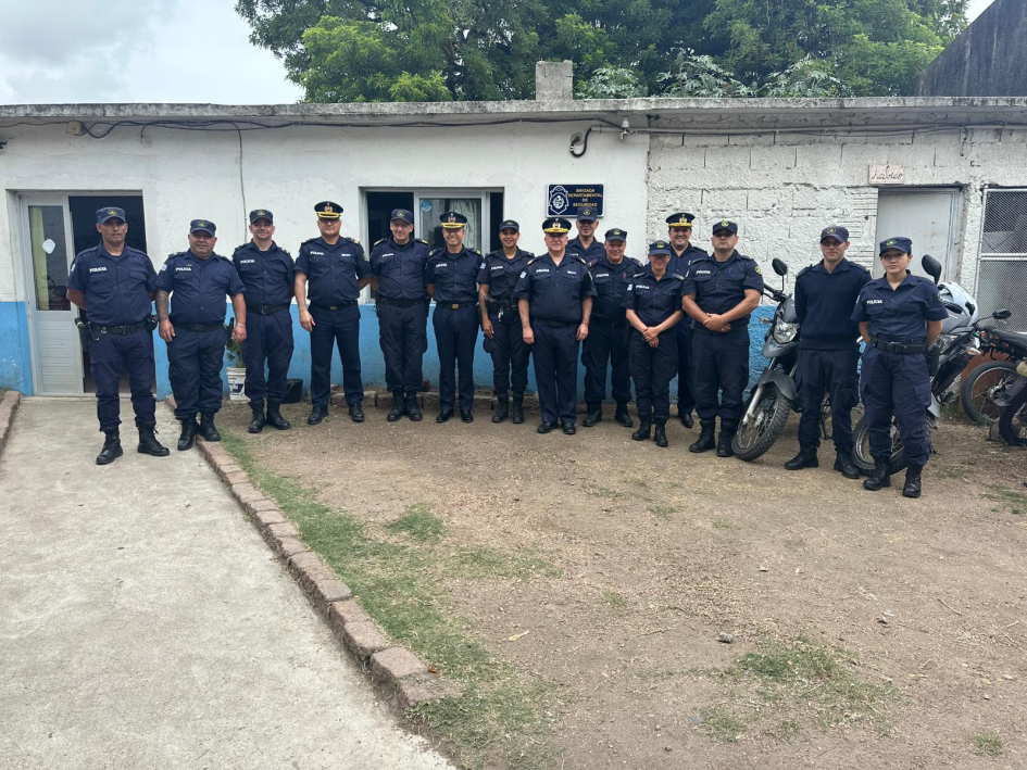 Jefe de Policía saluda y felicita a efectivos Comando de Jefatura y parte de los efectivos de la Brigada Rural