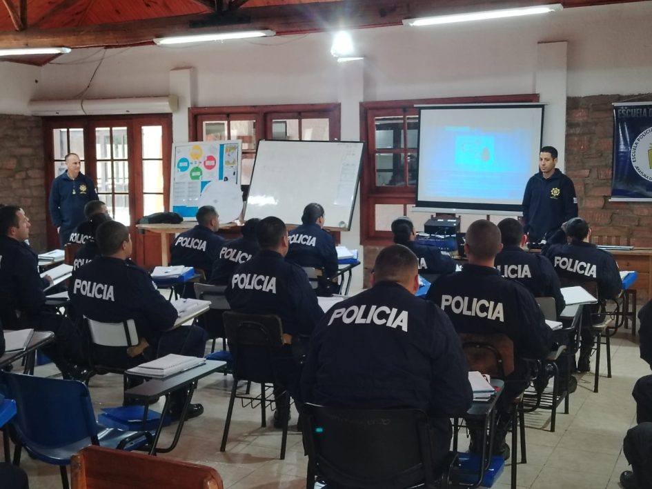 Taller de la Dirección Nacional de Policía Científica Taller de la Dirección Nacional de Policía Científica