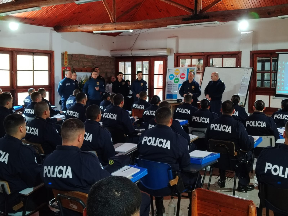 Taller de la Dirección Nacional de Policía Científica Taller de la Dirección Nacional de Policía Científica